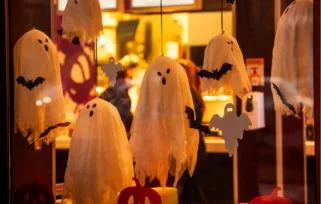 Scary halloween decorations