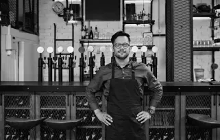 bartended_in restaurant