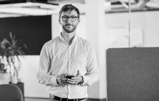 How to Answer &ldquo;What Are Your Strengths and Weaknesses?&rdquo; (With Example Answers)