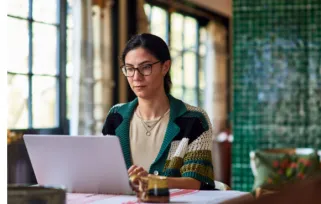 Woman In Glasses On Laptop Png