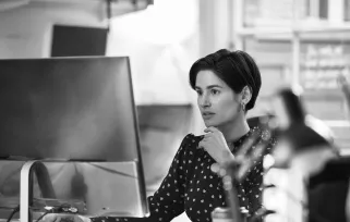 Woman In%20office On%20desktop%20computer Png